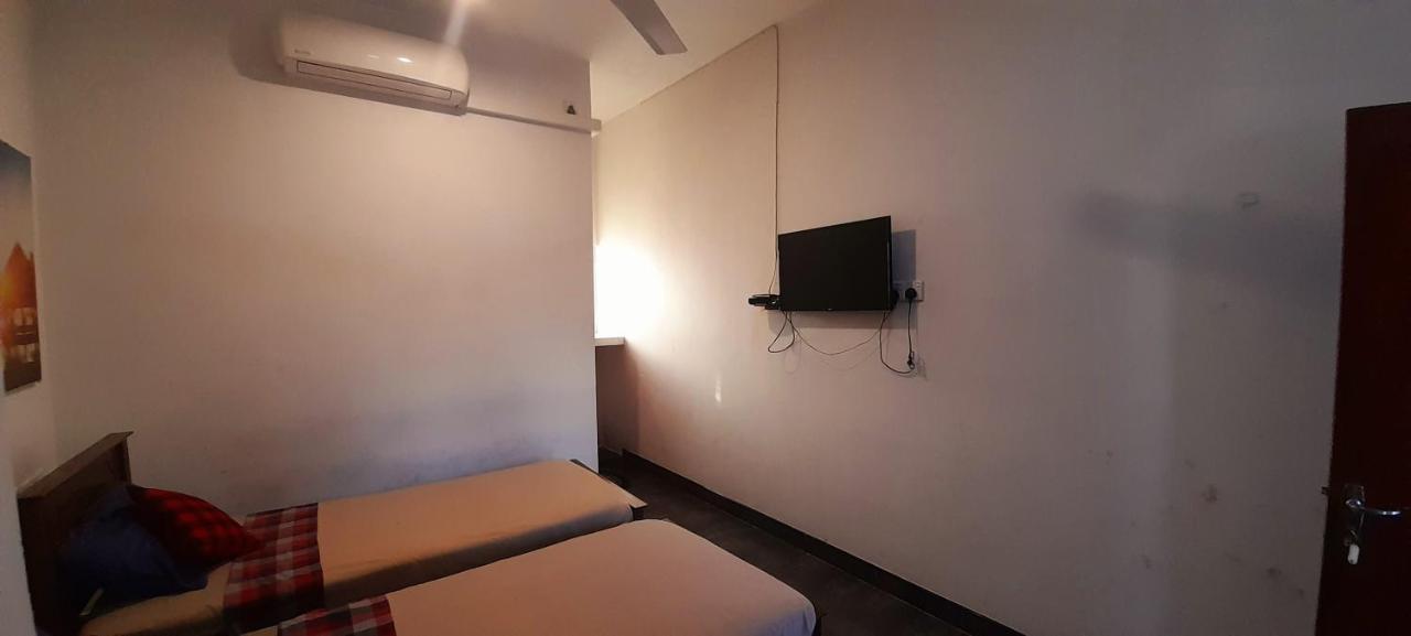 Hotel 100 Dehiwala-Mount Lavinia Zewnętrze zdjęcie